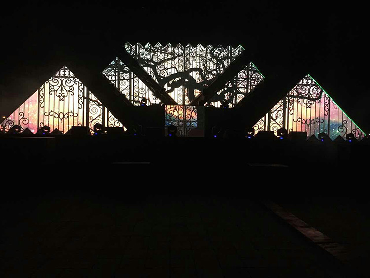 Light P3.8 Indoor Rental LED Display 768*768mm With Excellent Color Consistency