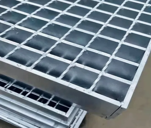 Welded Steel Grating Drain Cover with Stainless Steel and Galvanized Finish for Heavy Duty Applications