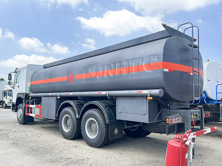 HOWO 371 HP 20000 Liters Heavy Fuel Tank Truck 6X4 Oil Tank Truck