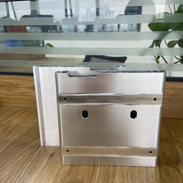 End Plate Profiles Aluminum Battery End Plate For Ess Ev Battery Pack