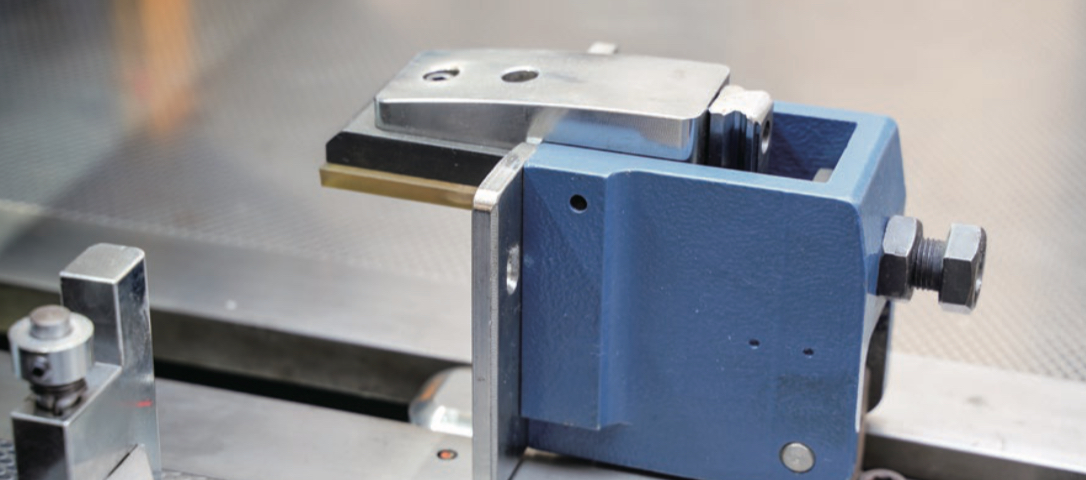 Automatic gear gauge system