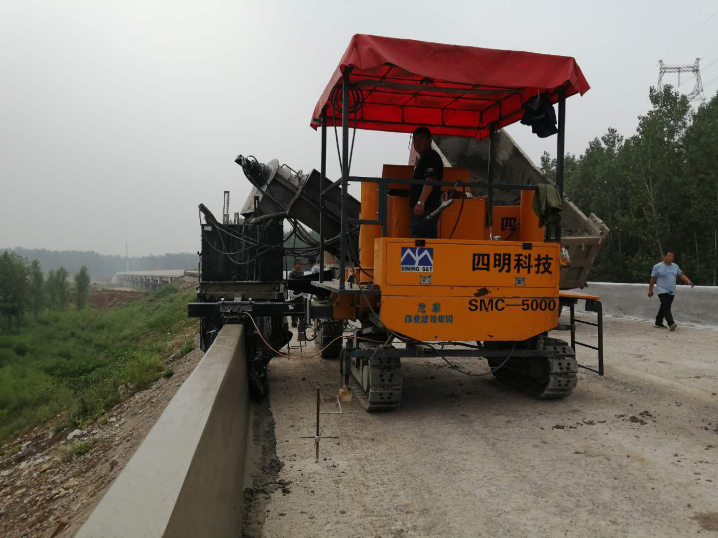 SMC-5000 Slipform Paver with Short Turning Radius 0-2500mm Paving Width