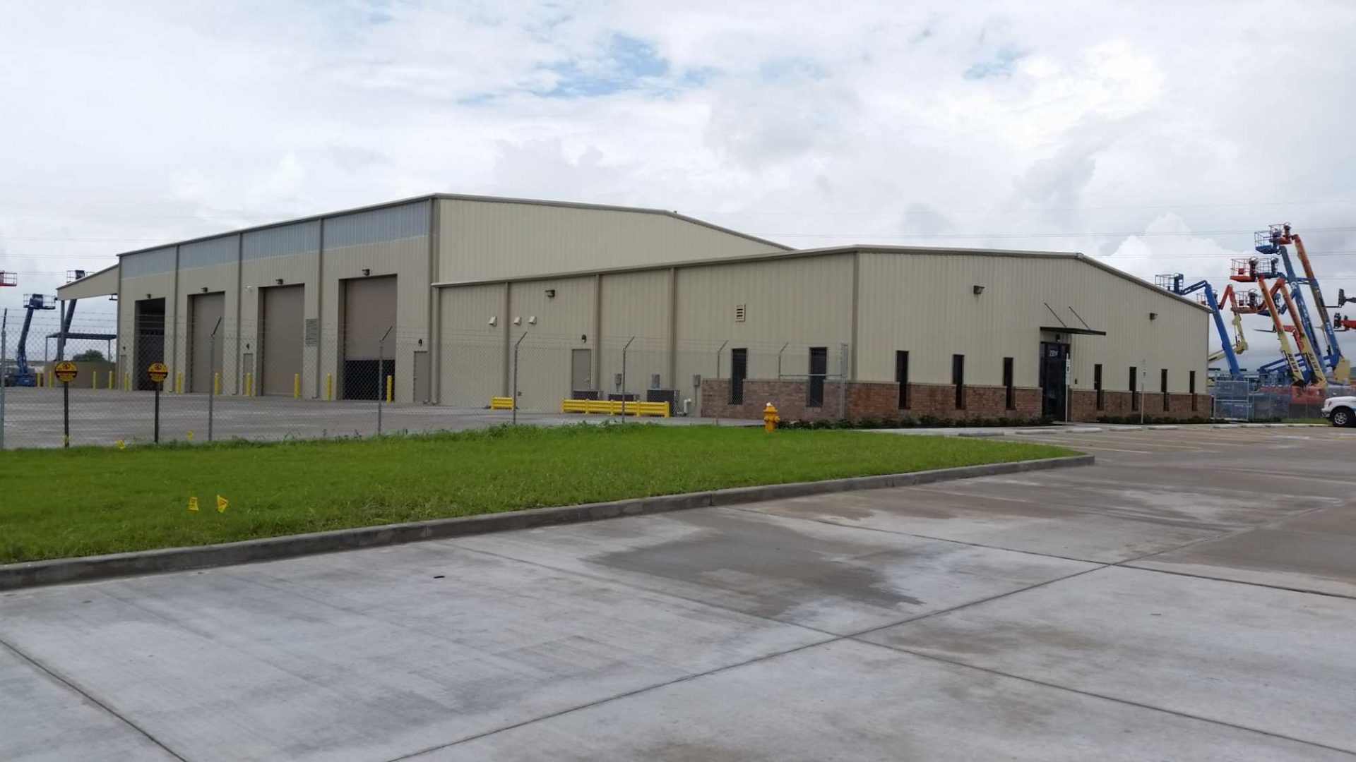 Q355B Steel Structure Building Prefabricated Construction Workshop With AiSi Standard