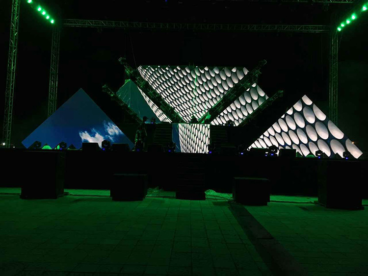 Light P3.8 Indoor Rental LED Display 768*768mm With Excellent Color Consistency