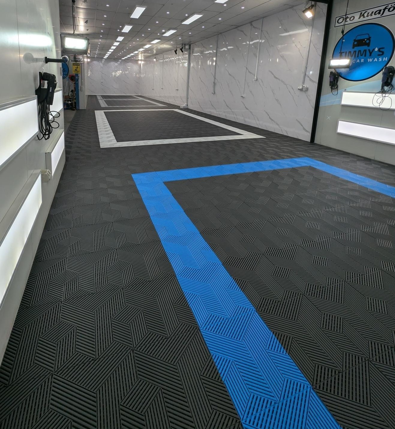 Polypropylene Garage Floor Tiles 2500Lbs Interlocking Garage Flooring Chemical Resistance