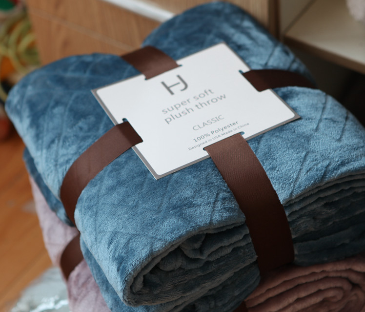 Soft Smooth Flannel Throw Blanket 100% Polyester Warm Non Fading Lightweight