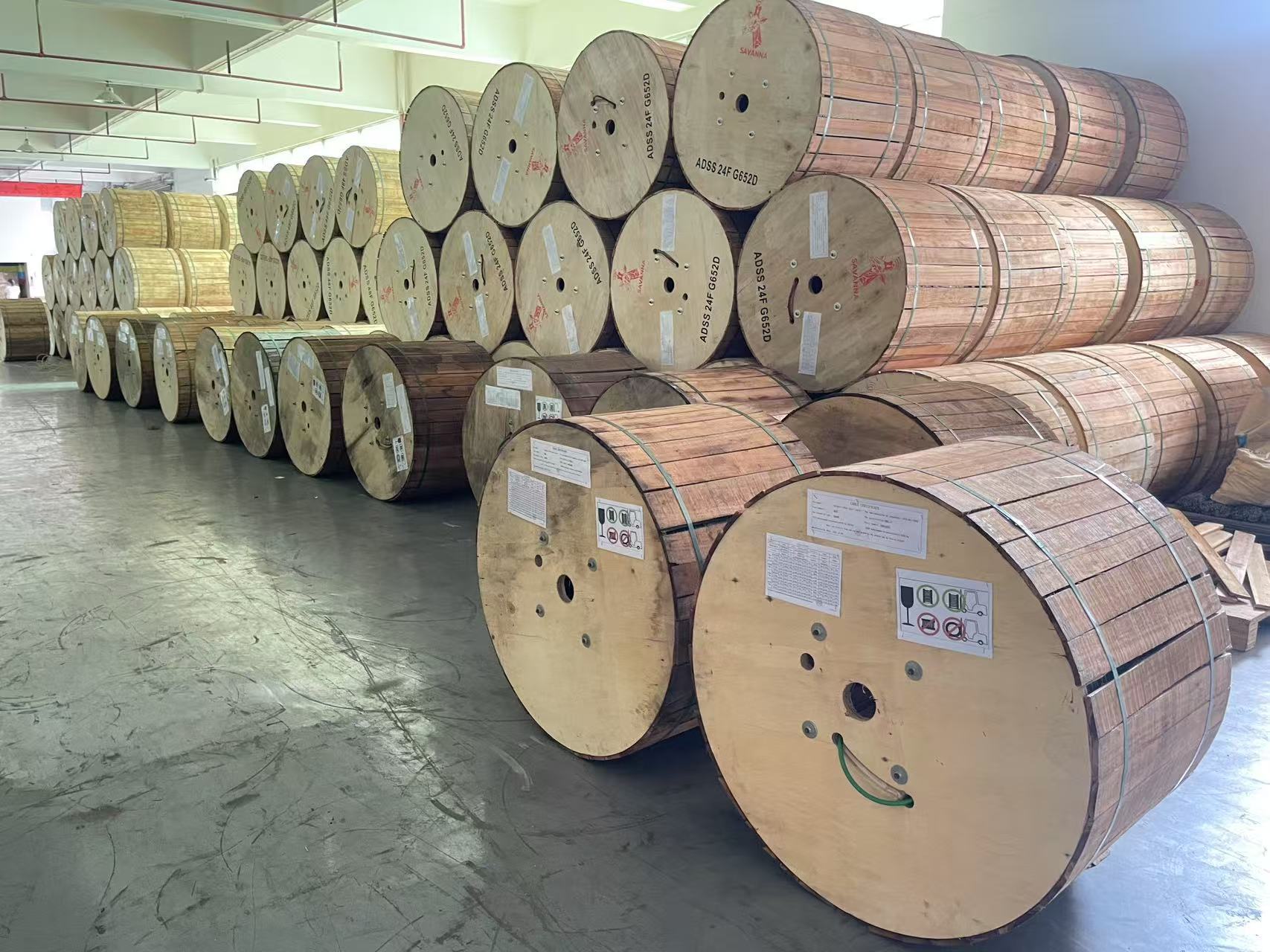 Outdoor All Dielectric Self Supporting SM G652D 12fo 96fo Fiber Optical Cable ADSS