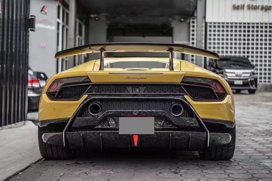 Auto Parts Carbon Fiber Spoiler for Lamborghini HURACAN LP610 580 EVO Upgrade the Performante Style Carbon Fiber Tail Spoiler