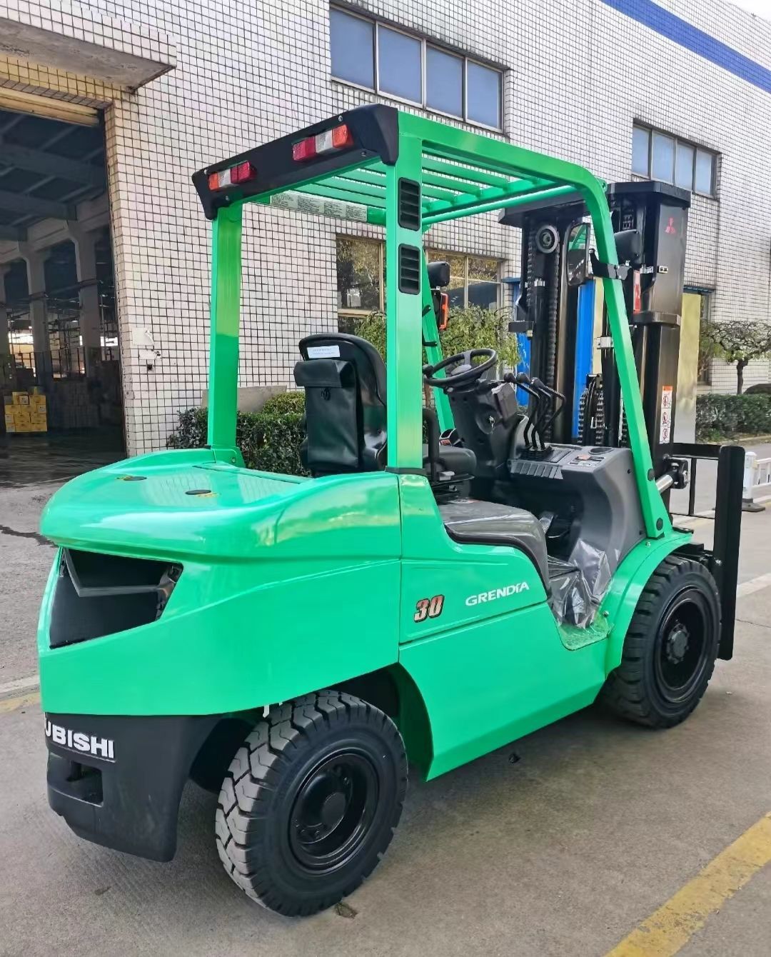 Japan Used Mitsubishi Diesel Forklift 3 Ton 4.5 Meters with 3 Masts