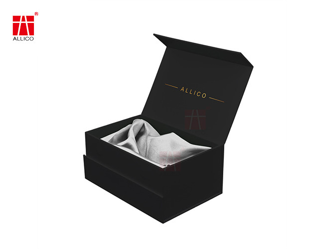 CMYK White Gift Box With Lid Collapsible Groomsmen Proposal Box With Magnetic