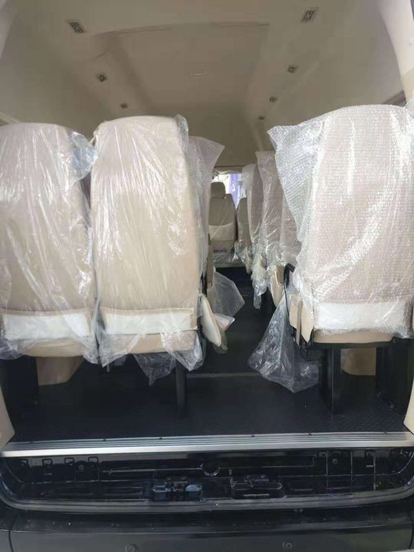 Foton Toano 15-20passengers Minibus with 2.8L Cummins Diesel Engine and 163HP Engine Power