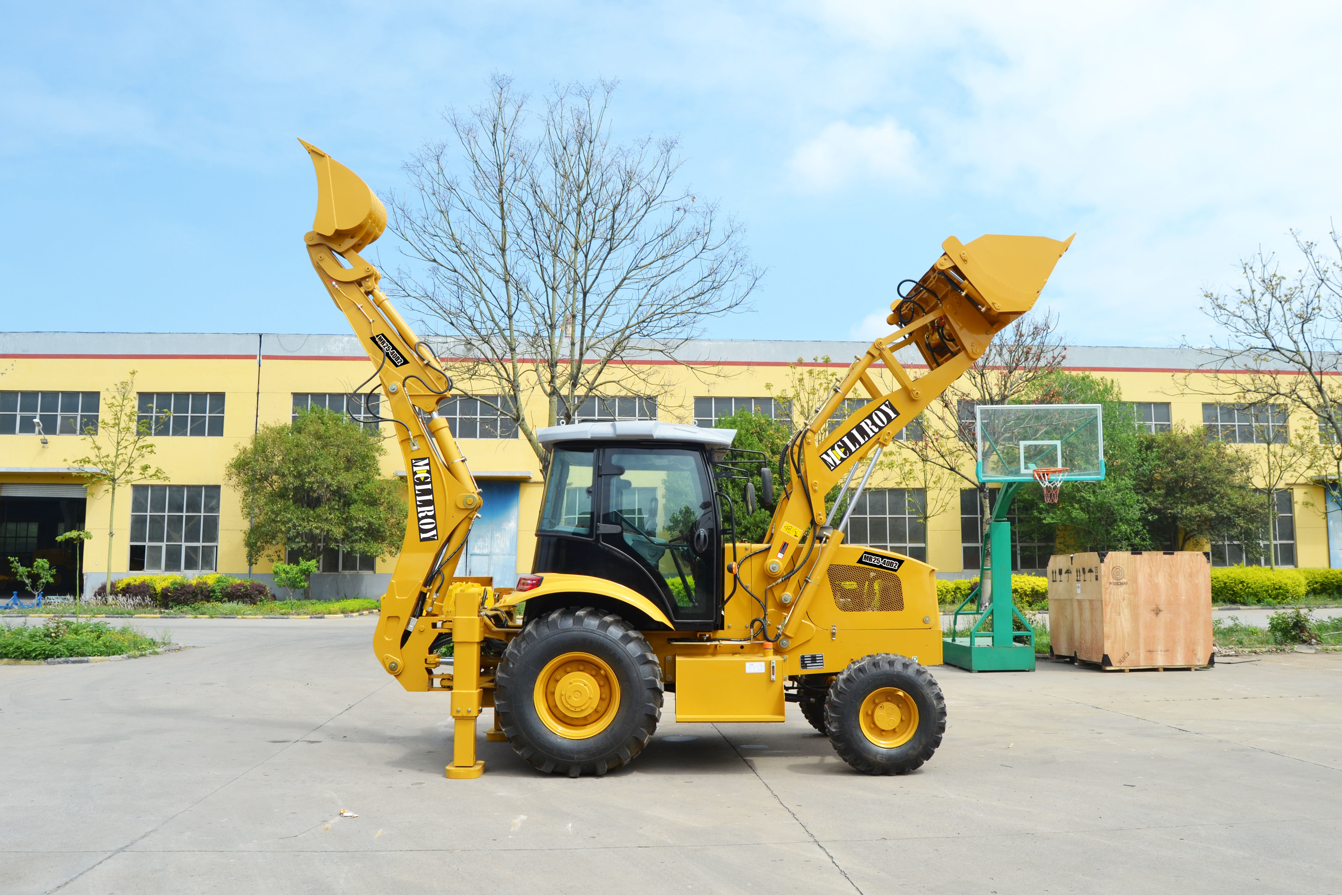 Quality Articulated Compact Backhoe Loader MCLLROY MB30-40D 4m Digging Depth 75-92 Kw for sale
