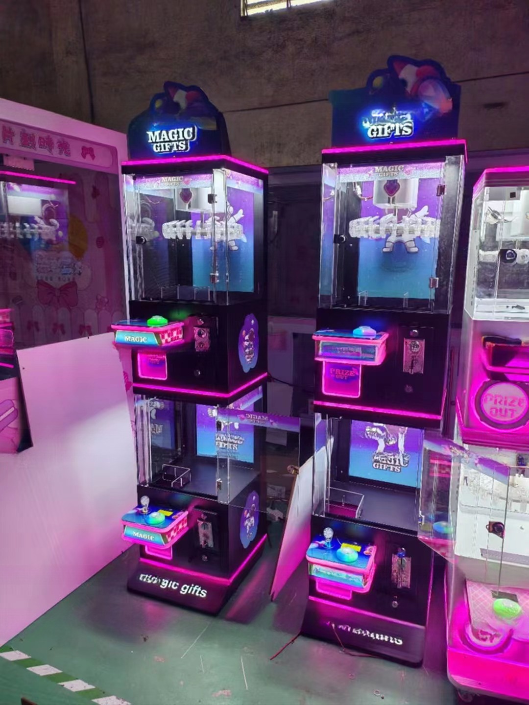 Dreamland High Profit Coin Operated Lucky Claw Crane Games Cheap Mini Prize Game Machine