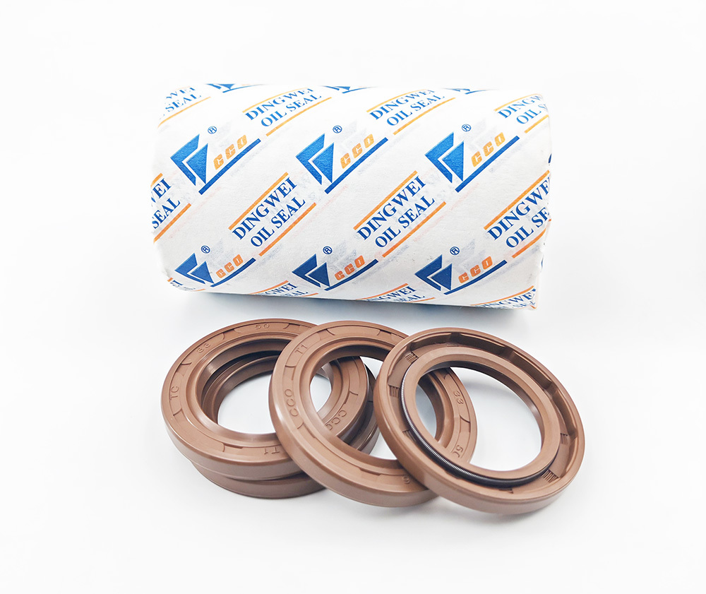 Standard FKM Oil Seal Rotary Resistant To Aging Industrial Pump Sealing