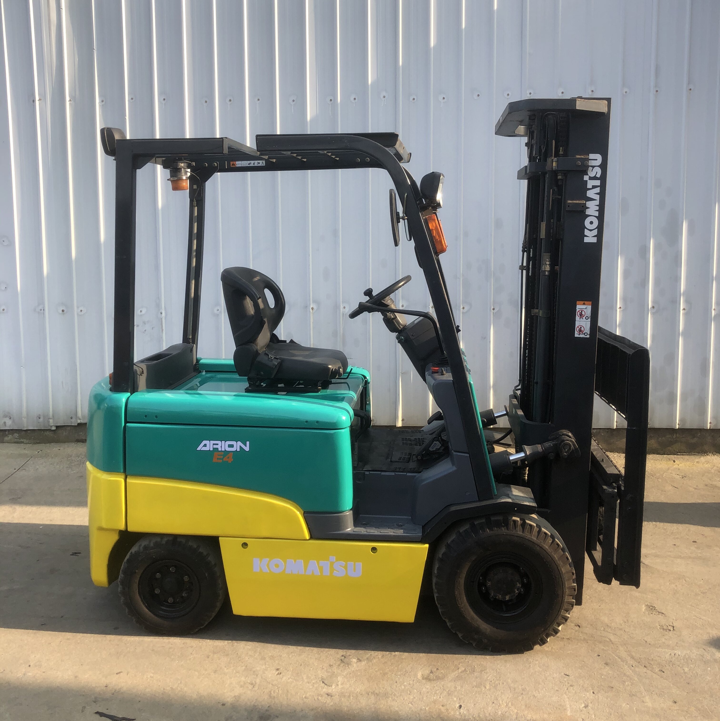NICHIYU 1.5T Diesel Forklift side view