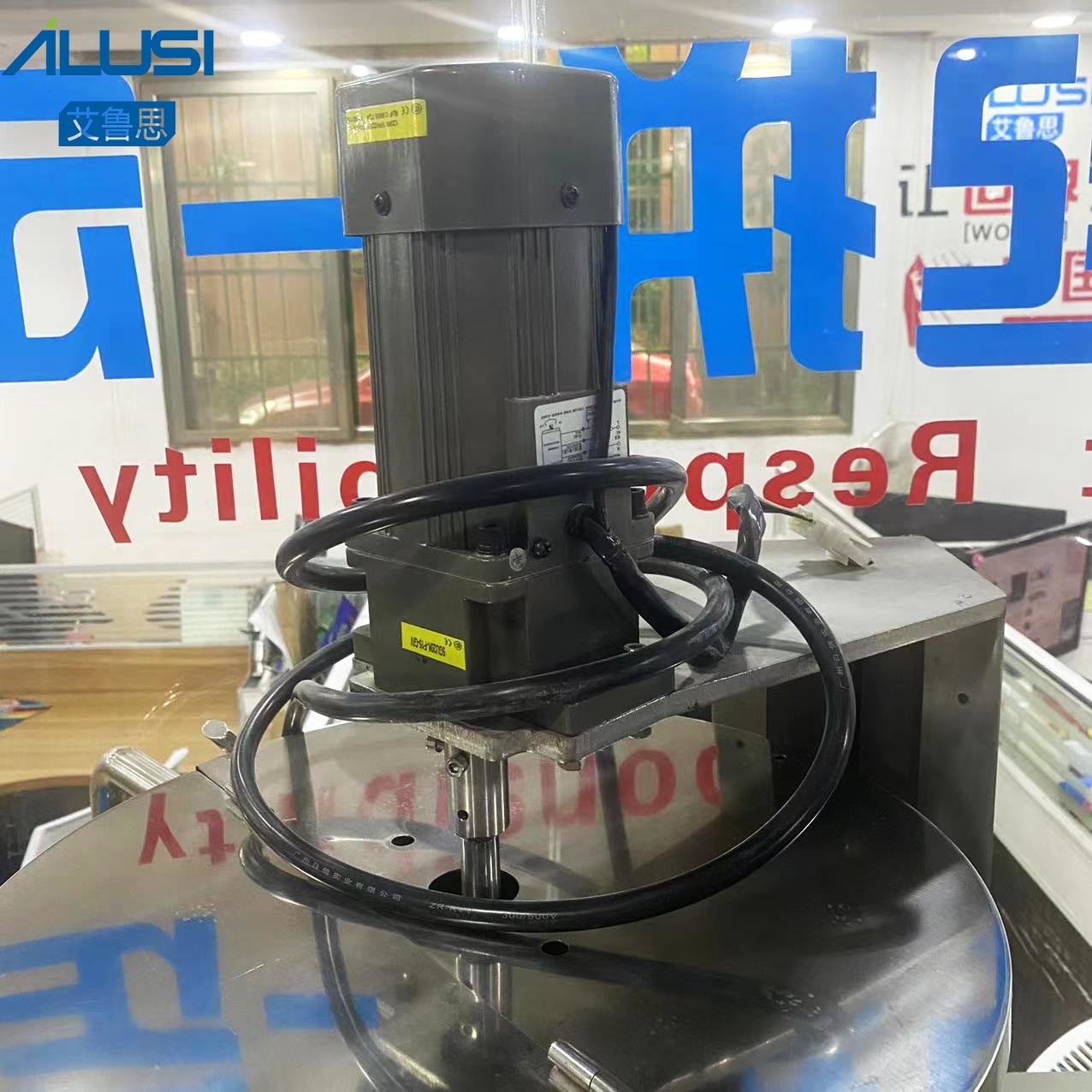 Semi - Automatic Constant Temperature Liquid Filling Machine Vertical Paste Liquid Heating Mixing Filler