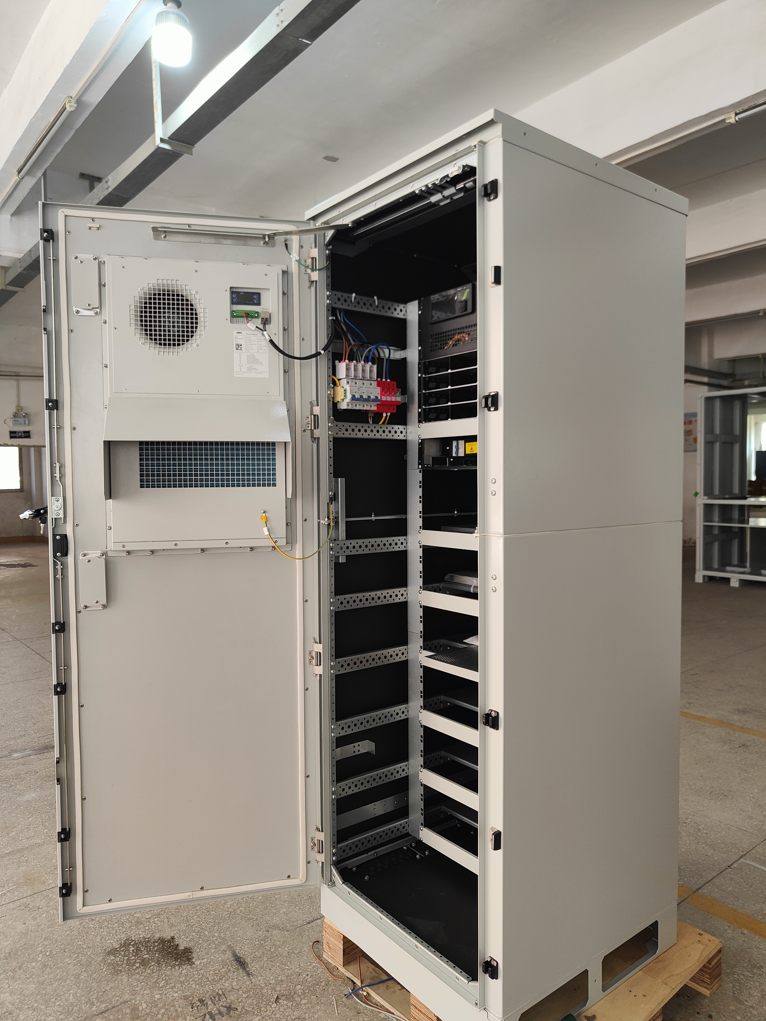 Quality Custom 48V 36KW Telecom Power System with Solar Cabinet for sale