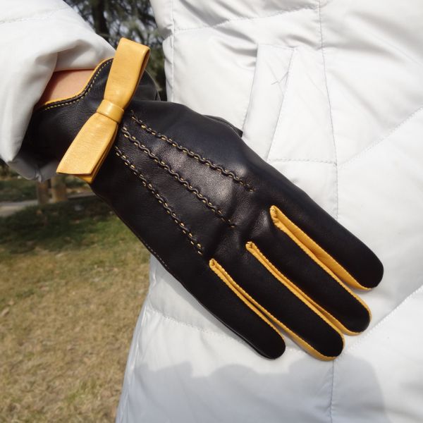 Soft Womens Soft Leather Gloves Plain Style 100% Wool Lining Customized Color