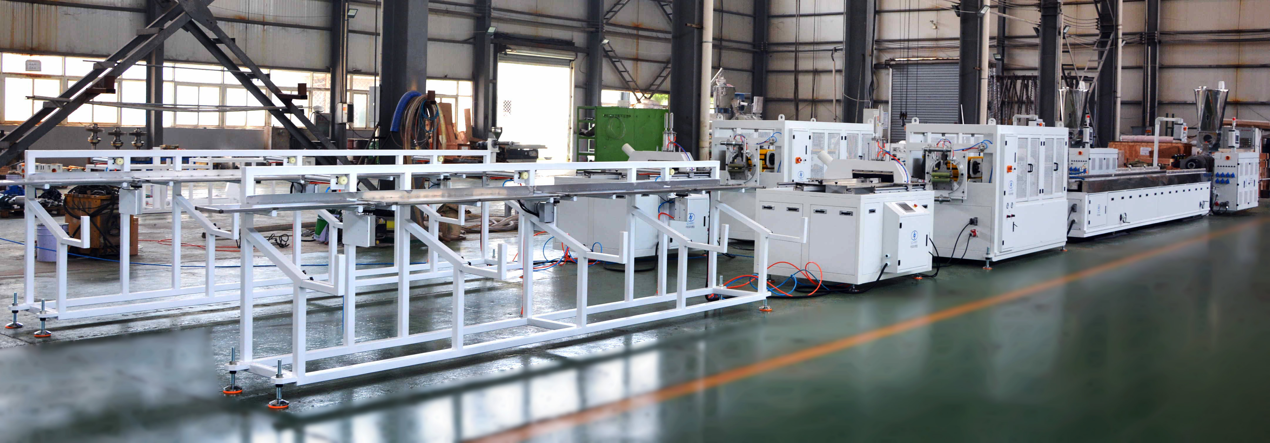 Shenzhen HYPET One Step PE WPC Decking Making Extrusion Machine Line , WPC Co Extrusion Production Line Manufacturer