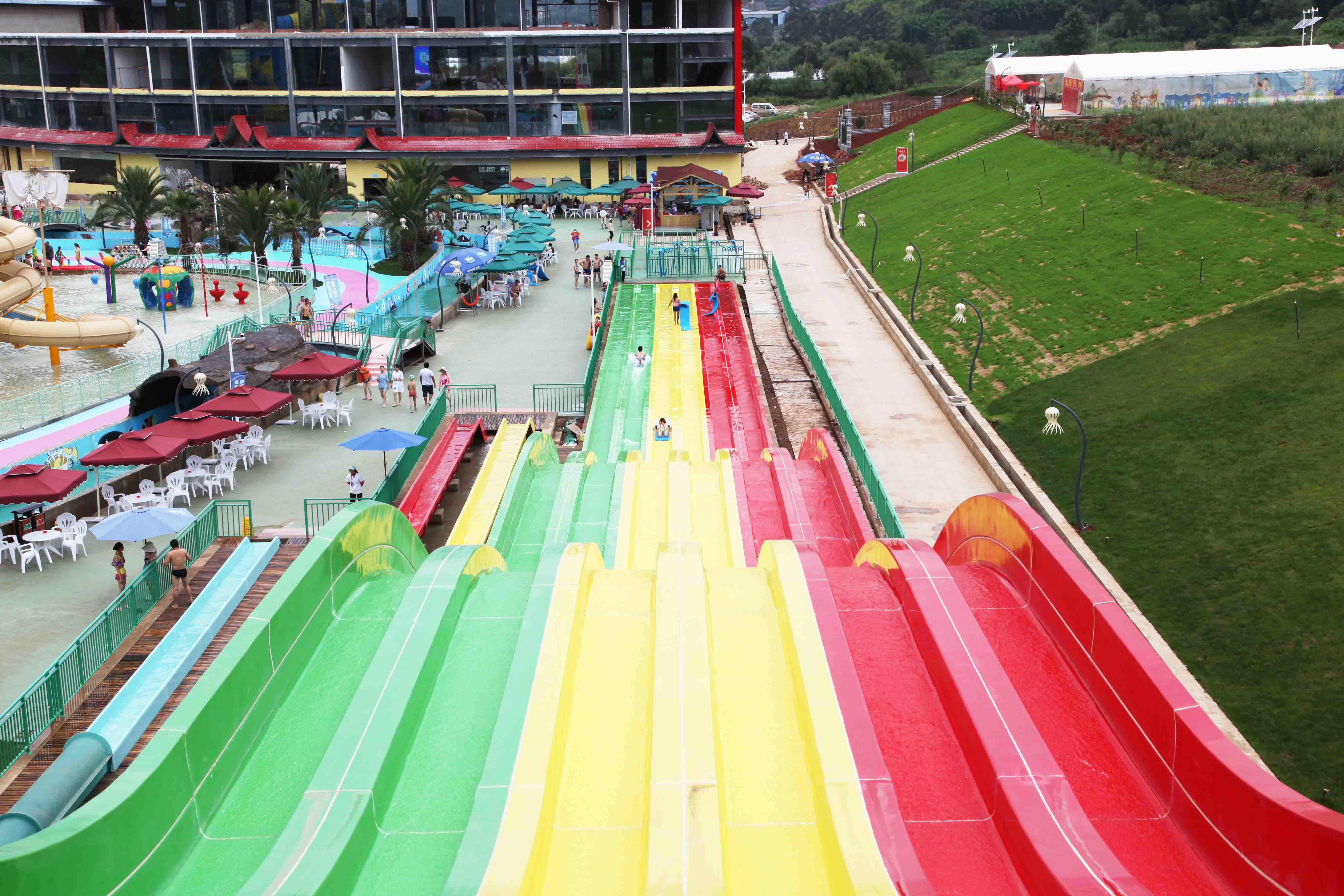 Professional Custom Water Slides , Commercial Rainbow Water Slide