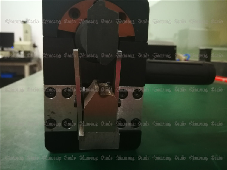 3000W High Frequency 20Khz Ultrasonic Tube Sealing Machine For Copper Or Aluminum