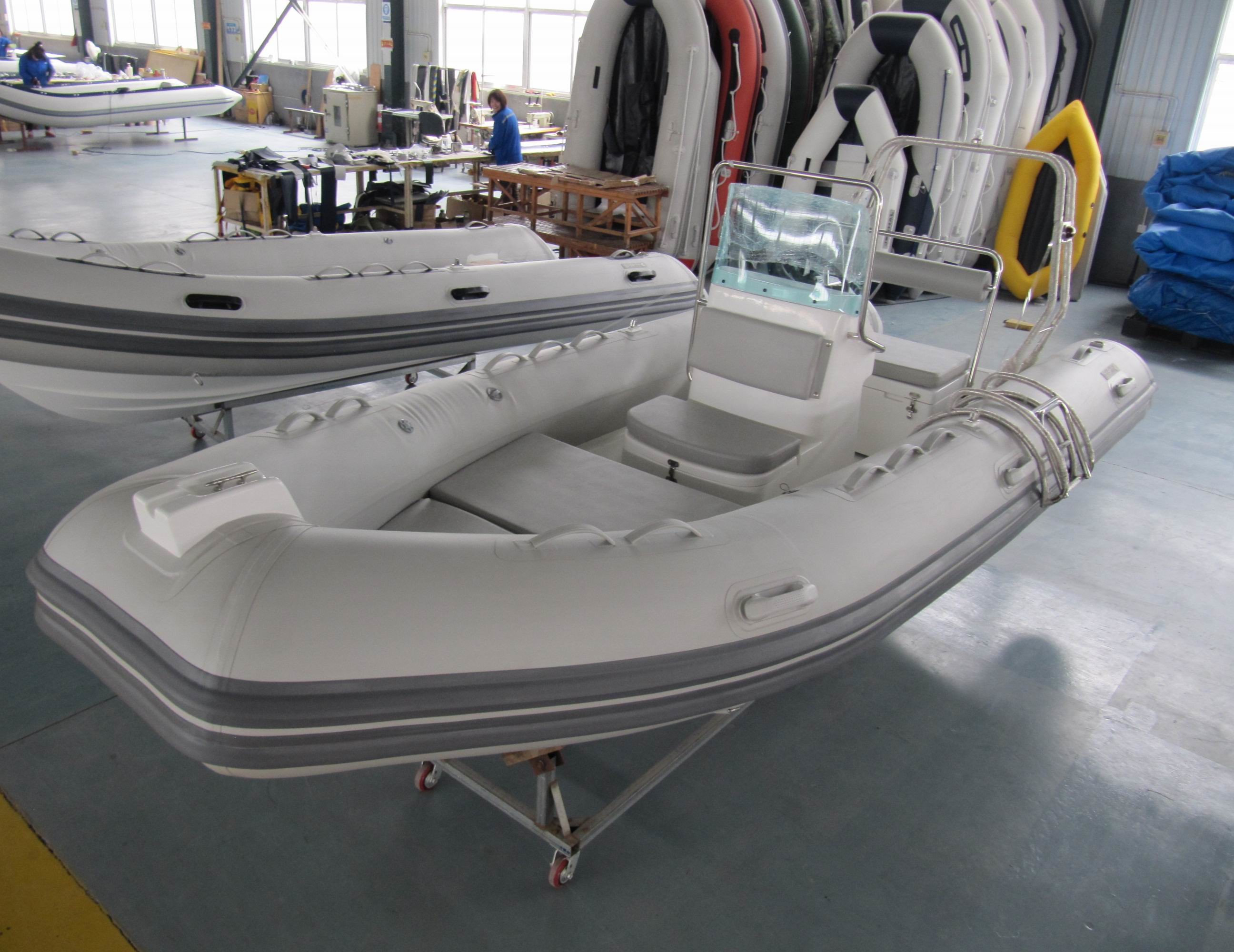 2022 inflatable rigid hull boats 430cm length with console ,seat, fuel tank rib430A