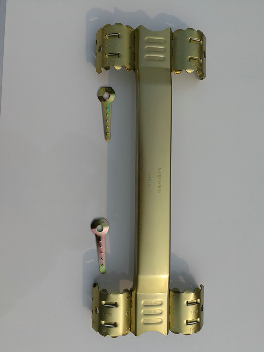 Quality Galvanized coating cross coupling clamps for maximum rust protection for sale