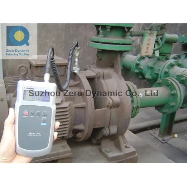 High Precision Portable Vibration Meter , Handheld Vibrometer With LCD Display