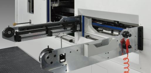 Maintaining Highest Precision Automatic Cardboard Die Cutting Machine Paper Die Cutter Without Stripping For Carton