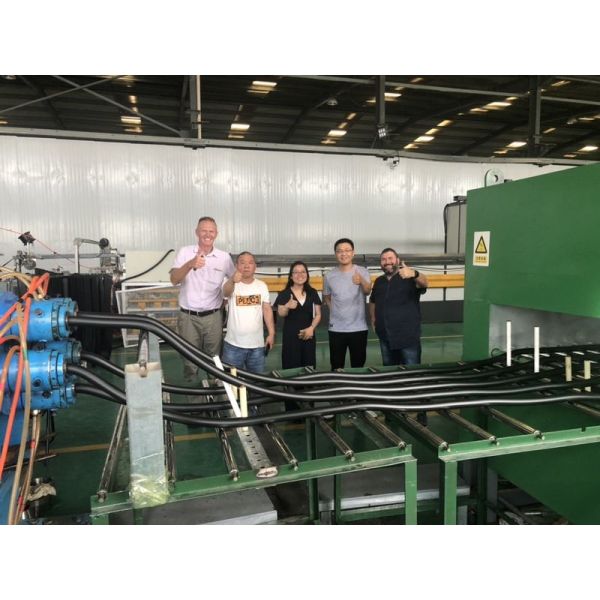 EPDM NBR PVC Flexible Rubber Foam Pipe Production Line