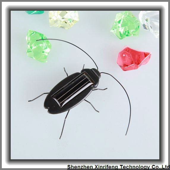 Solar Robotic Bug Toys Cockroach Solar Plastic Cockroach Toy