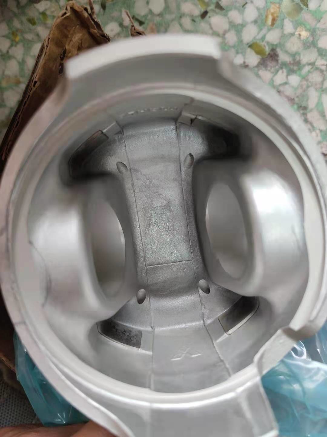 6D34 4D34 Piston Mitsubishi Fuso Engine Parts Me088990 Kobelco Sk200-6