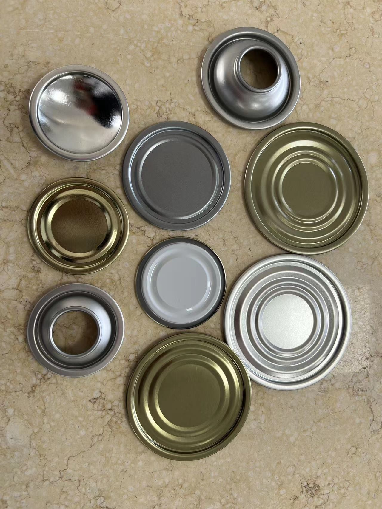 214D 70 mm Bottom End External Golden Internal White For Beverge And Fruit Can