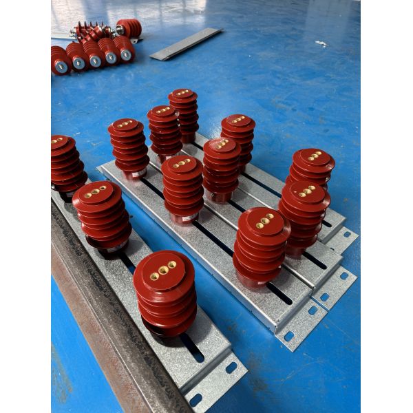 12kV Epoxy Resin Busbar Support Insulator For Switchgear Pollution Resistance